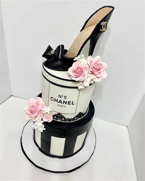 Chanel no 5 cake